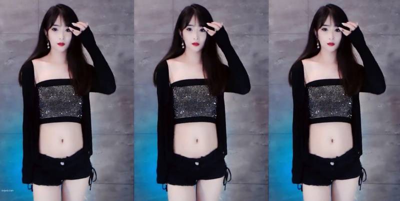 虎牙美女主播【盛鸽小五】大尺度私拍定制视频 劲歌热舞骚气揉奶摸逼很是刺激【1v/433m】【百度云】