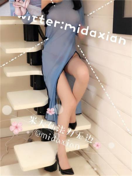 【米大仙法力无边】长腿黑丝 镜前后入啪啪 【1.40G】