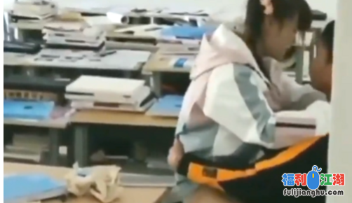 初中同学在教室啪啪 1V【115MB 百度云】