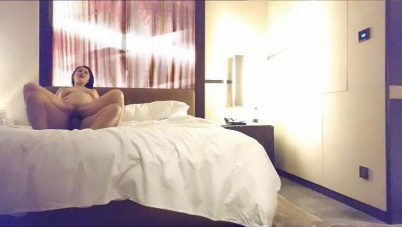 2021-7-3 小宝寻花性感美腿包臀裙[1V 268M][百度盘]