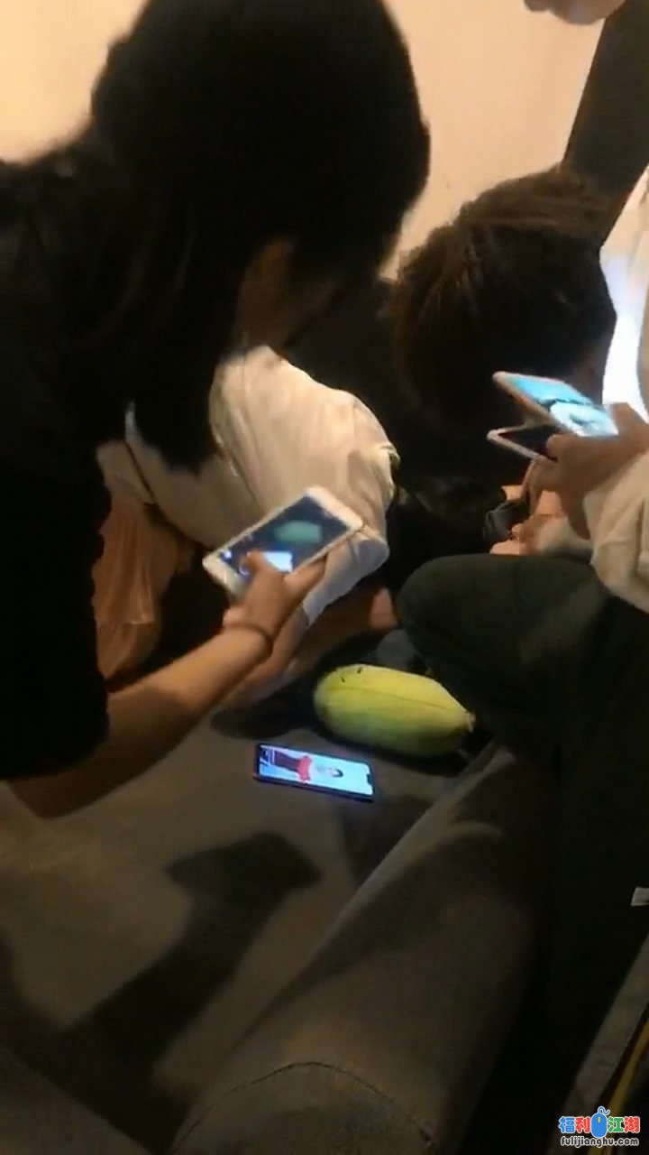 【自行打包】【网曝门事件】最新网传吉林豪横女『温酒斩华雄』群P性爱视频流出 一起操骚货『最新重磅新瓜』高清720P原版无水印【1v127mb】   百度云