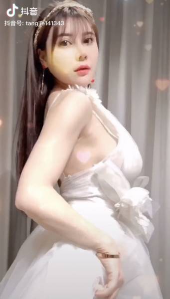 抖音网红–糖糖  流出了！【13V 90M】【百度云】