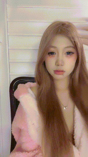 疯狂推荐！校花来了！好漂亮~【汉堡饱饱】道具自慰~流白浆