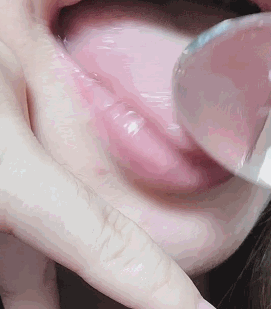 福利姬美女闵儿 包臀链条裙妈妈看到睡着的儿子鸡巴勃起 欲求不满给儿子叫醒服务淫声浪语不断 [1V/1.28G][百度盘]