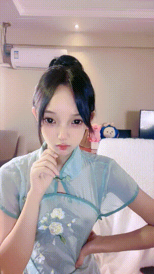 重磅！新人！最正宗校花来了~【鬼鬼】全裸骚舞！道具自慰~