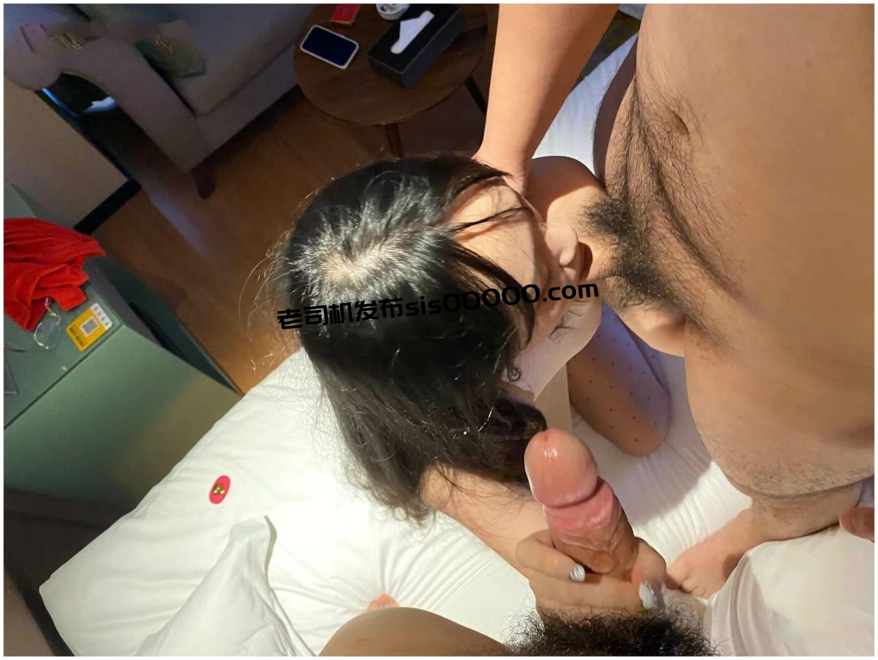 3P极品颜值骚婊母狗 性感尤物感受两个大鸡吧在体内同时抽送 极品身材主动榨精 美腿抗肩爆操小蜜穴 粉嫩骚穴灌满浓精