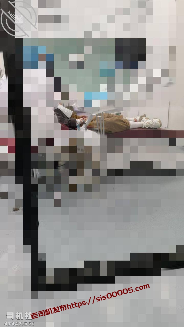 （磁力）海角社区禽兽父亲破处18岁萝莉女儿后续 喂闺女…