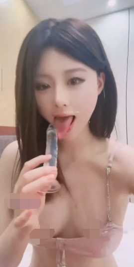 花椒极品主播-蜡笔-高价1v1  自慰 2（1V,117M）