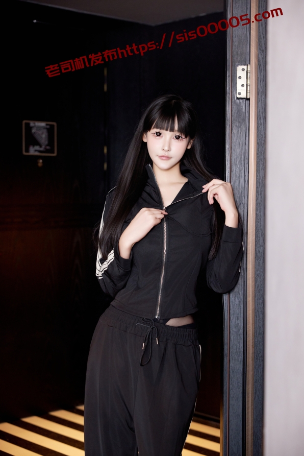 ✨秀人网 智恩baby✨ 神似朱可儿，黑色反差感超大尺度