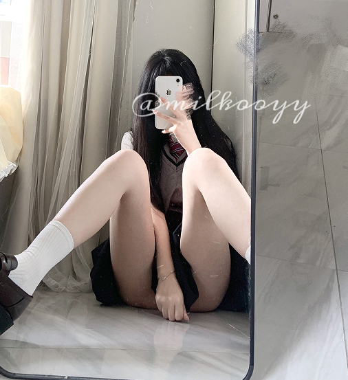 【推特@milkooyy】白虎福利姬视图 [118P66V+187M][百度盘]