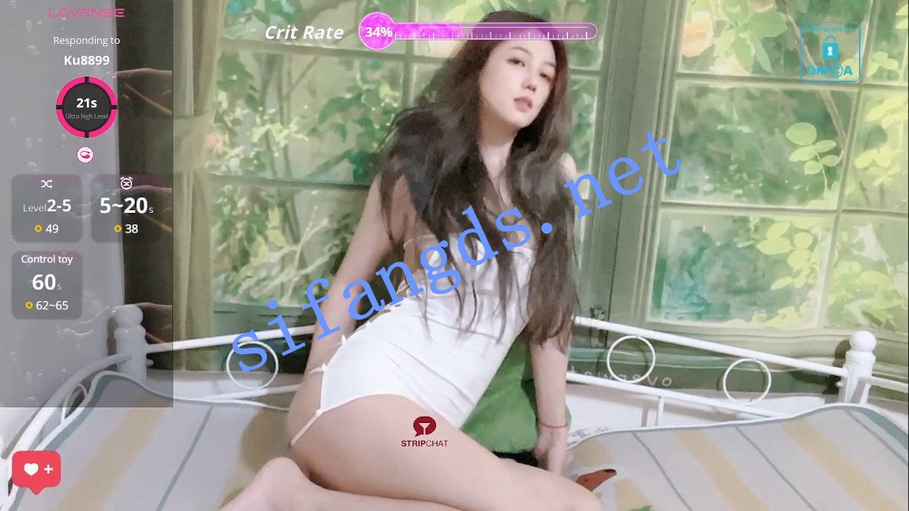 Eden-top 邻家少女~蜜桃臀~女女大黑牛自慰~开裆露逼 图 01