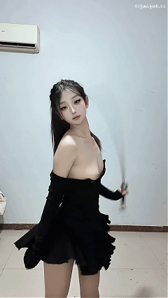 推特新晋福利姬 qiqi 超香裸舞神仙颜值自慰喷水 起飞福利 721M 图 19